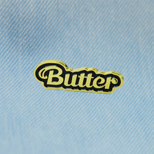 Stylish Metal Badge Pin – Single Piece (Random Design)