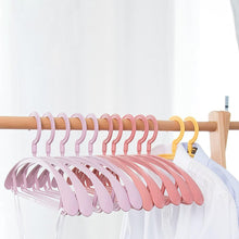 Plastic Clothes Hangers, Slim & Durable Space-Saving Hangers (10 Pack)