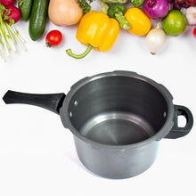 Aluminium Rays Black Beauty Pressure Cookers With Outer (5.5 Litres / 1-Year warranty, ISI Number :- 2347, BIS Number :- CM/L -7600164310