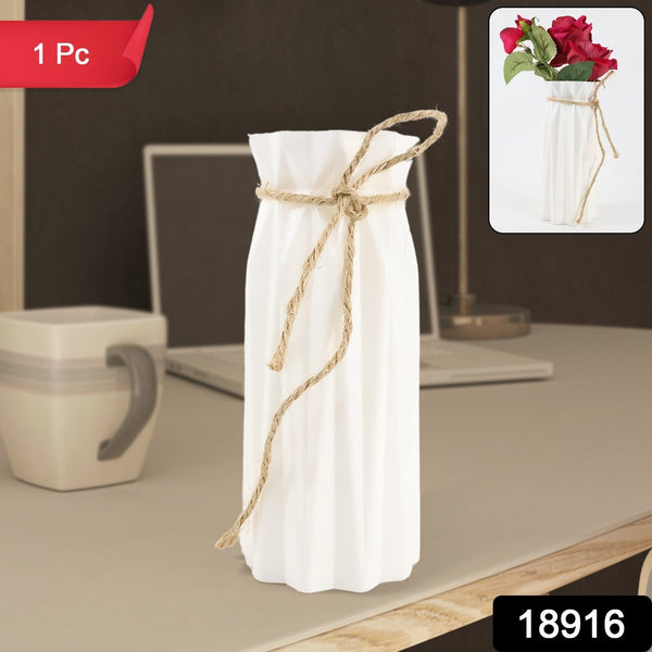 Plastic Vase / Pot - Elegant Design-Ideal Gift for Friends and Family (1 Pc)